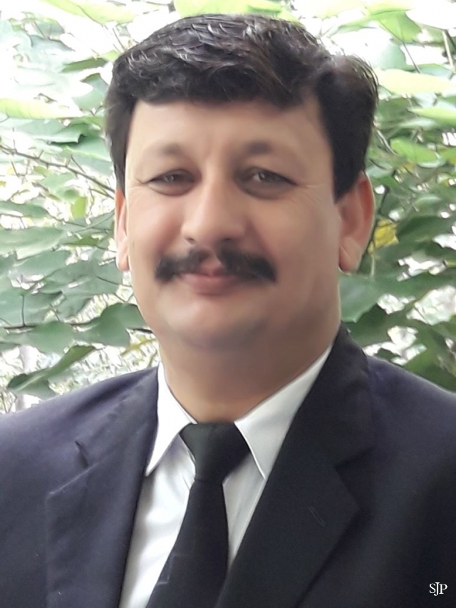 Mr. MUHAMMAD MUSHTAQ KHAN Advocate
