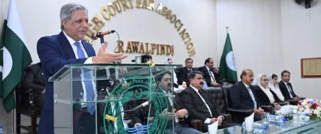 Senator Azam Nazeer Tarar visited the High Court Bar Association, Rawalpindi.
